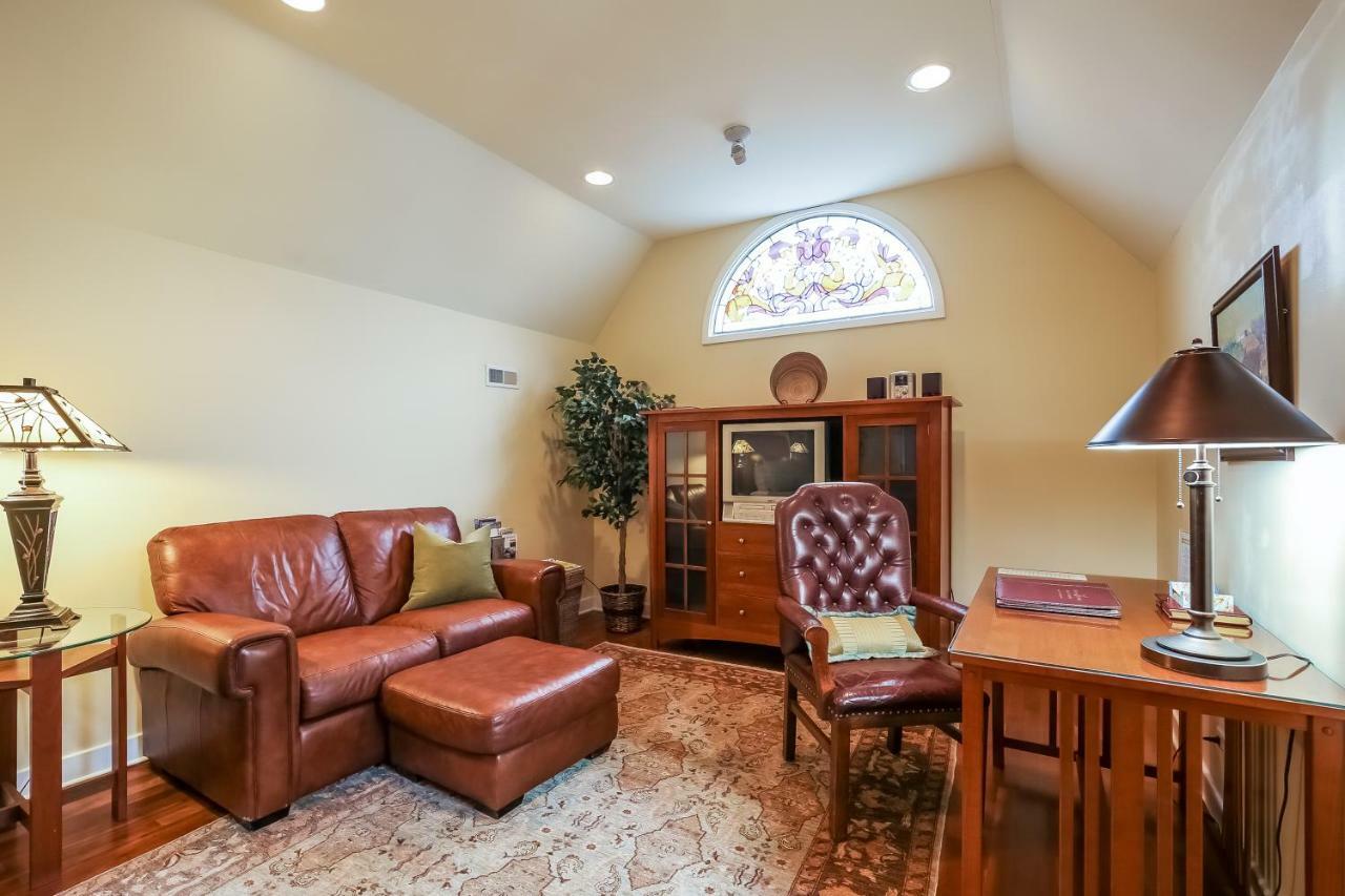 Harvey House Bed & Breakfast Oak Park Bagian luar foto